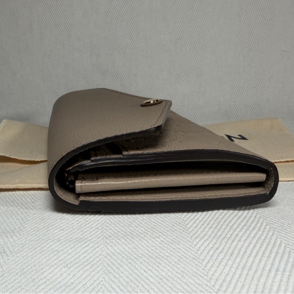 Louis Vuitton Sarah Wallet NM Tourterelle Grey Empreinte - Picture 3 of 9